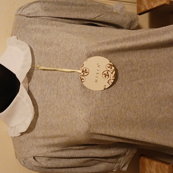 Misia cotton top with ruffle collar and puffysleeves sz. M colors white grey - Picture 2 of 8
